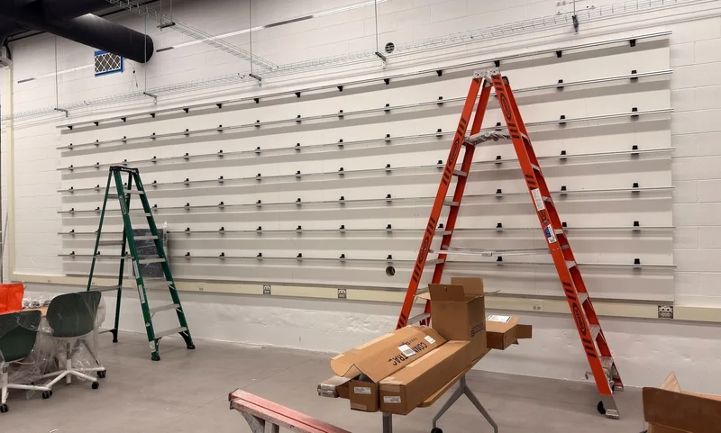 Mounting structure on the Wall